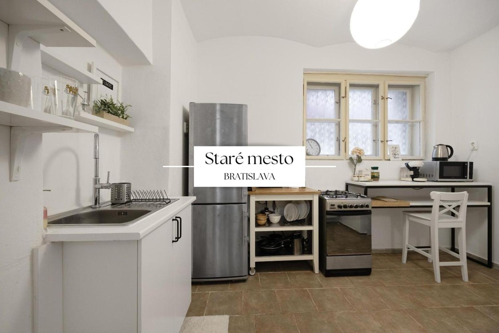 Stylish Historical Apartment + Backyard Bratislava Bagian luar foto