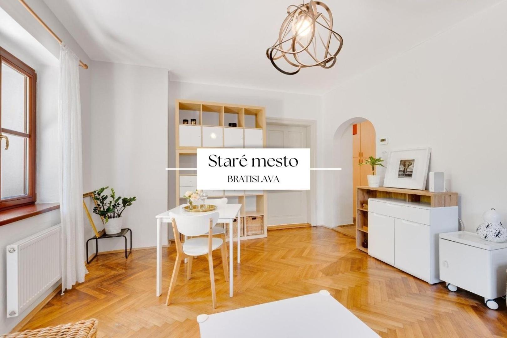 Stylish Historical Apartment + Backyard Bratislava Bagian luar foto
