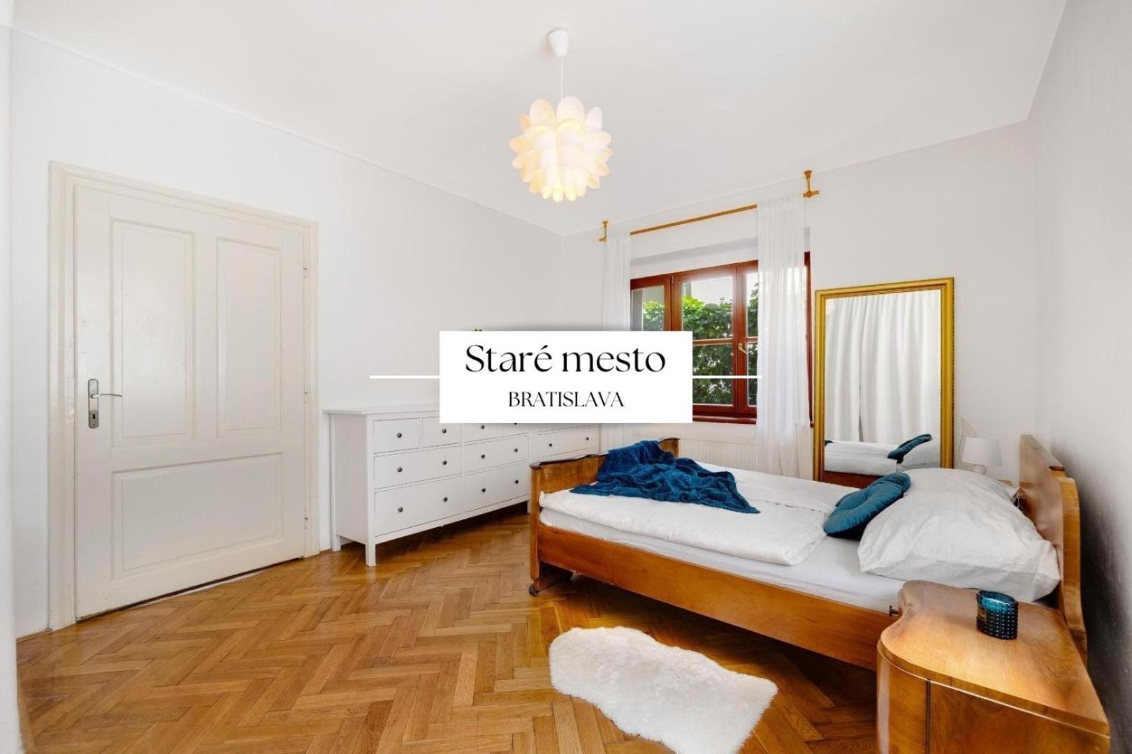 Stylish Historical Apartment + Backyard Bratislava Bagian luar foto
